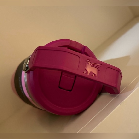 🎉LAST PIECE🎉Stanley 30 oz. IceFlow Tumbler with Flip Straw Peony - Picture 11 of 12